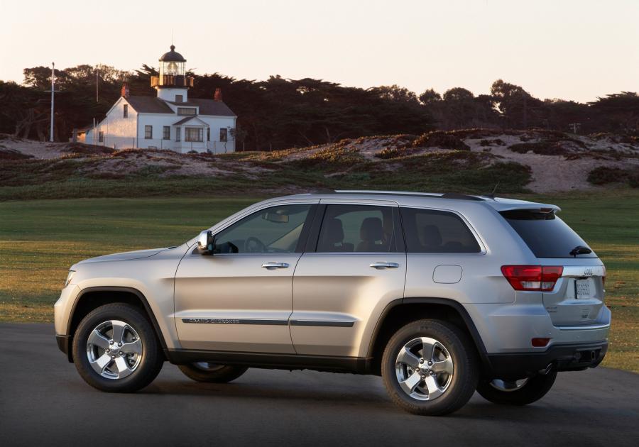  Jeep Grand Cherokee Overland 2012 года  (фото 3 из 7)